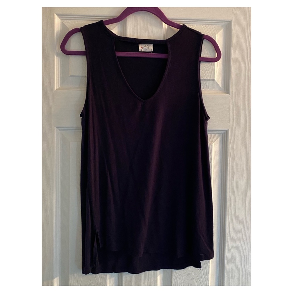 Comfortable brand new shirt without tags.